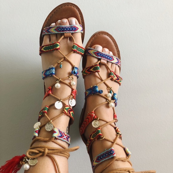 EXPRESS // Sandals - Picture 2 of 4